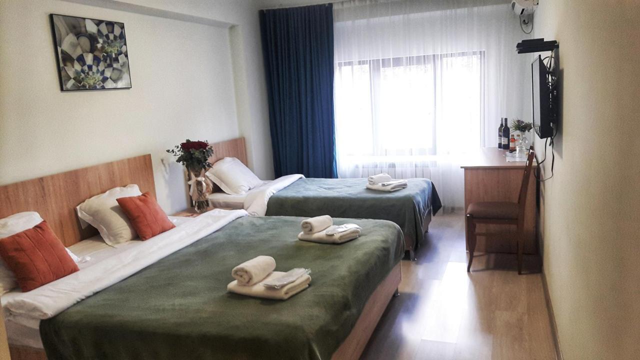Amadeus Hotel Tbilisi Exteriör bild